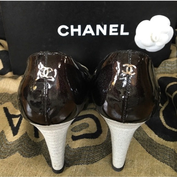 CHANEL CC logo Cap Toe Platform
Pump Authentic! - Picture 2 of 9